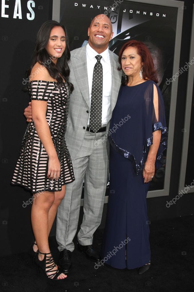 dwayne with his mother and daughter
