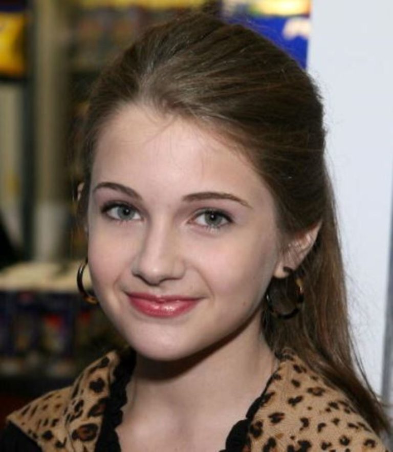Emmy Clarke Bio, Wiki, Age, Height, Education & Boyfriend
