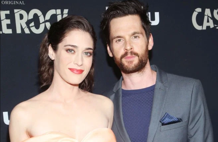 Lizzy Caplan and Tom Riley