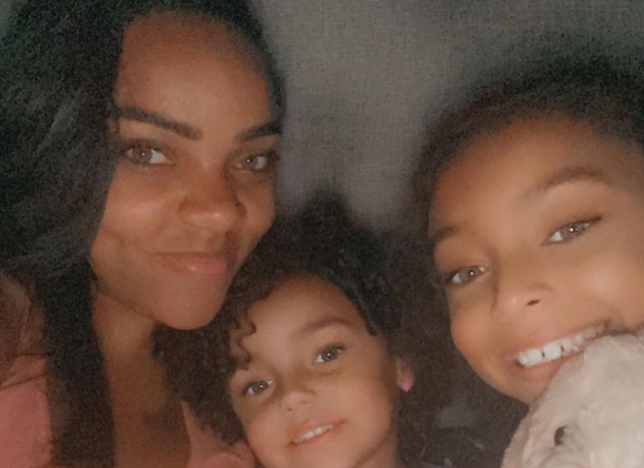 Shayanna Jenkins with her daughters