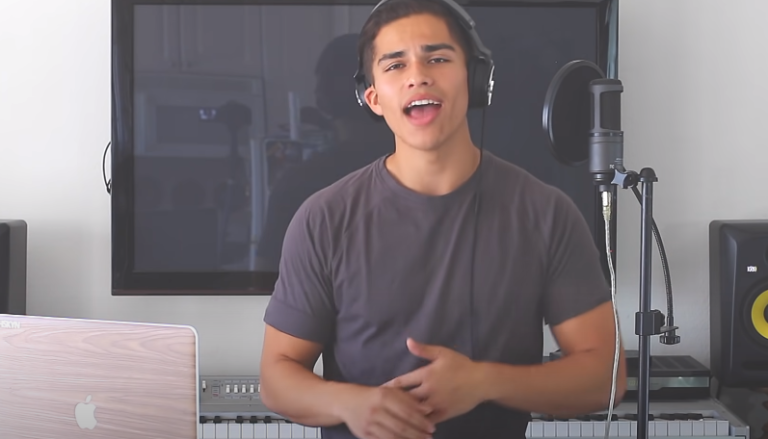 Alex Aiono Bio, Family, Career, Girlfriend, Net Worth, Measurements